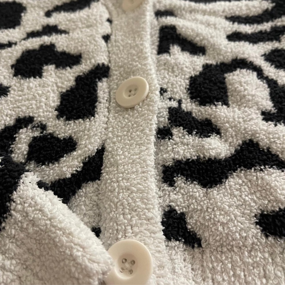 Colsie Monochrome Patterned Knit - Picture 2 of 4
